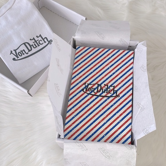 Von Dutch Barbershop Print Crossbody Bag - Picture 3 of 13